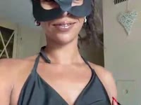✨ Do you dare to enter? ✨
A night of glances, flirting and lots of tension
Come disconnect, have fun and discover what surprises I have prepared.

Intimate atmosphere
Lots of flirting
Only for those who know how to enjoy the moment

Come in, say hello... and stay if you like what you see.