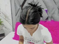 Soy una chica timida e inexperta, me gusta escuchar y aprender cosas nuevas, suelo abrirme mucho cuando cojo confianza, ven a conocerme.