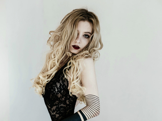 girl webcam AngelikaMoebius