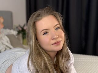 hot chatroom AryaThomas