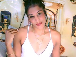 hot chat room AzzyGreene