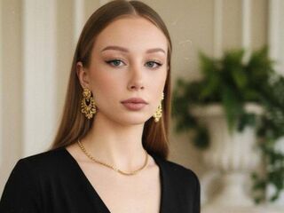 naked camgirl gallery EmaGurrad