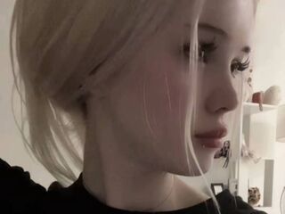 camwhore masturbating with vibrator HeatherHeinitz