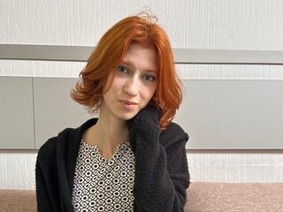 naked cam girl masturbating with dildo LettyAegerter