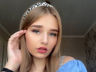 cam girl masturbating with dildo RoseannePearcey