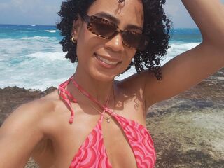 hot webcam SophiaBond