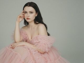 camslut YahairaTurnham