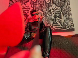 girl latex fetish cam EvannsAbby