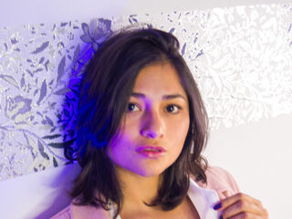 topless girl AbbyRoise