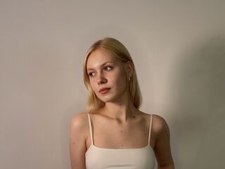 hot cam girl fingering AishaNaeher