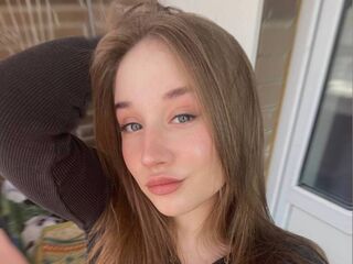 fingering girl chatroom AliceTrenton