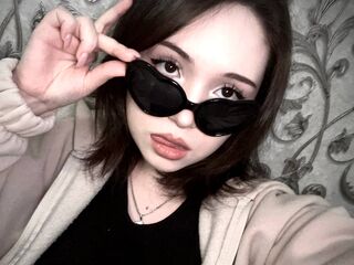 camgirl masturbating with dildo AminaBaudoin