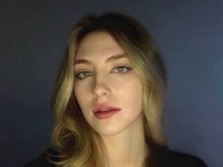 nude gamgirl AmyHuckabey