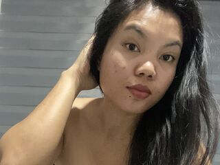 camslut showing pussy AranyaMax