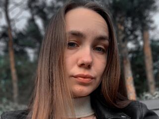 hot cam girl ArletteCharity