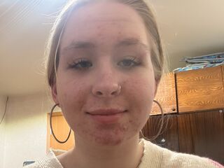 girl fingering shaved pussy BettinaGoeppner