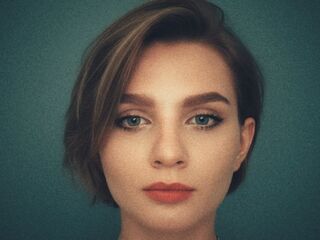 naughty camgirl masturbating with vibrator BjorkLight