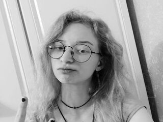hot cam girl masturbating with dildo BrittenyTannen