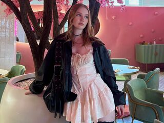 naked webcamgirl picture CandiFerretti