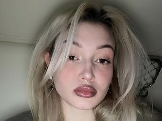 naked webcamgirl CaseyHemmerling