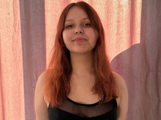 naughty camgirl masturbating with vibrator ChelseaAve