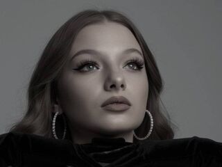 girl chat room CreolaScheidler