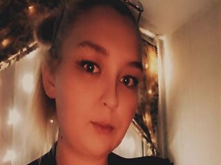 camgirl porn web cam CrystalSins