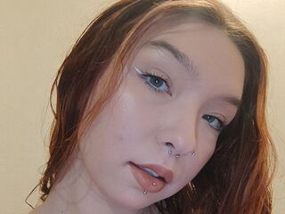 camslut showing tits DareleneEves