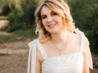 camgirl webcam DemetriceAkpan