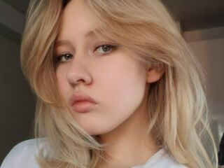 cam girl cam chat DennyDucote