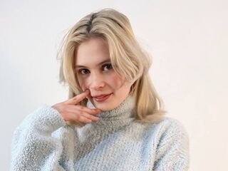 camslut showing pussy DionTarzia