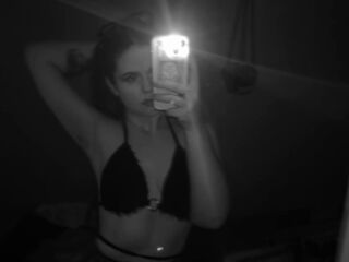 naked webcam girl video DoloresHuesing