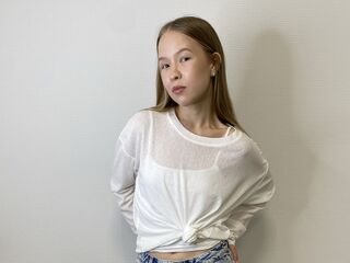 girl topless DortheyVath