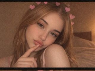 live webcam ElaraWinslow