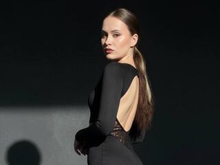 webcam bitch chat EmilyGiffin