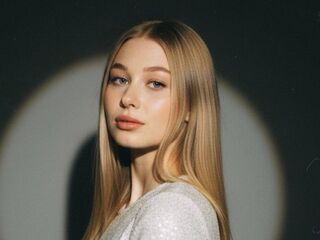 fingering webcam girl HertaLecaros