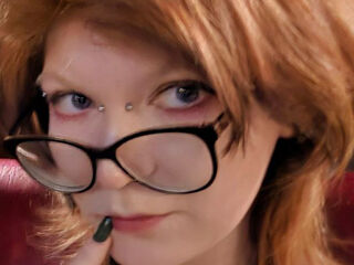 masturbating girl InezHiefnar