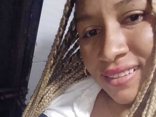 girl showing tits IsisRusso