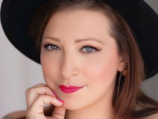 topless camgirl JadeMoreau