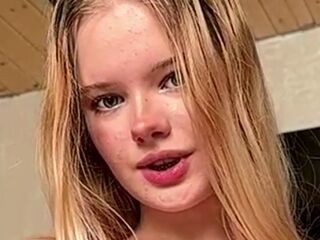 naked cam girl photo JeannettaCeraos