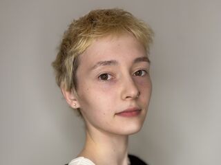 camwhore shaved pussy JenelleBarette