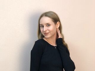 webcamgirl live sex KeeleyFerran