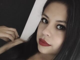 topless cam girl KellyLoraine
