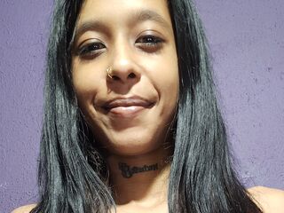 naughty camwhore KiaraSing