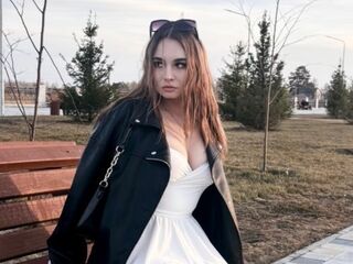 camgirl masturbating with dildo KimberyKnedler