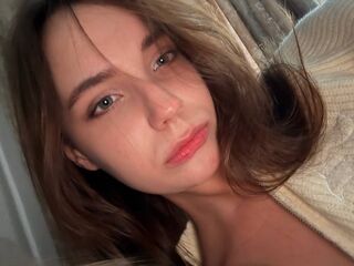 naked girl with webcam KyungInguardsen