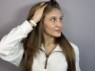 live teaser cam LatrinaBrounson