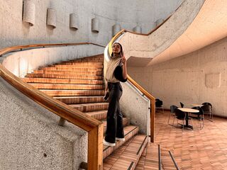 live strip tease show LauraSnok