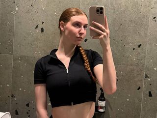 hot cam show LessieNunz