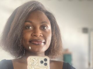 topless webcamgirl LilySalim